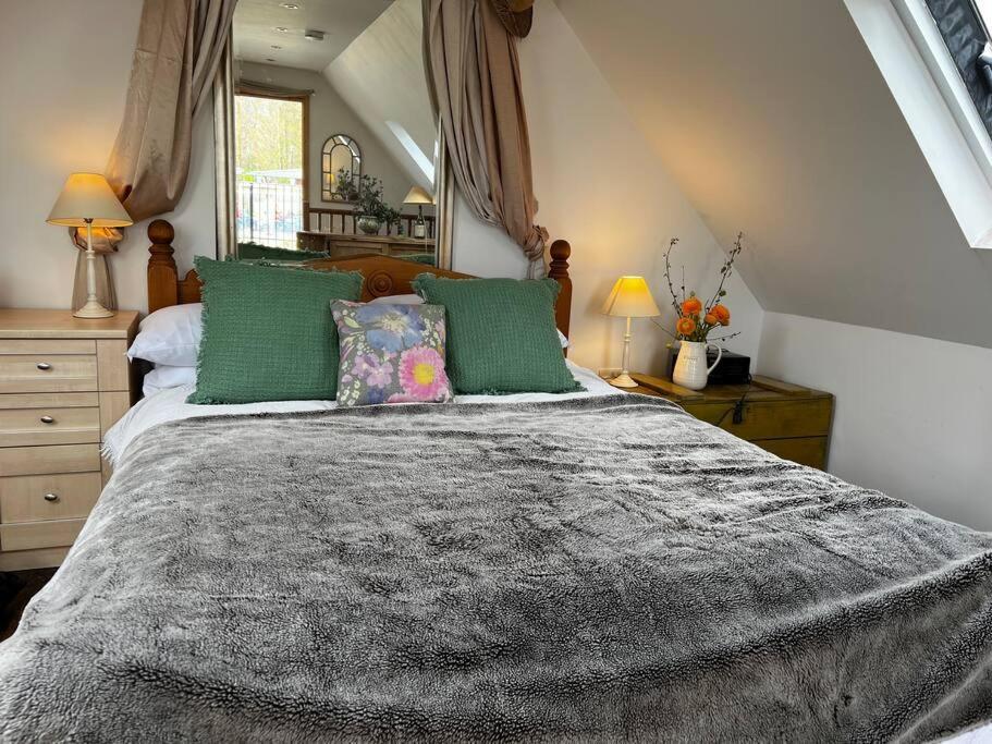 Quirky 1 Bedroom Barn On The River In Арундел Экстерьер фото